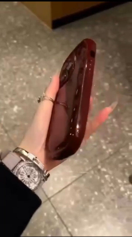 قاب چابی قرمز وینی رد آیفون همراه اکسسوری