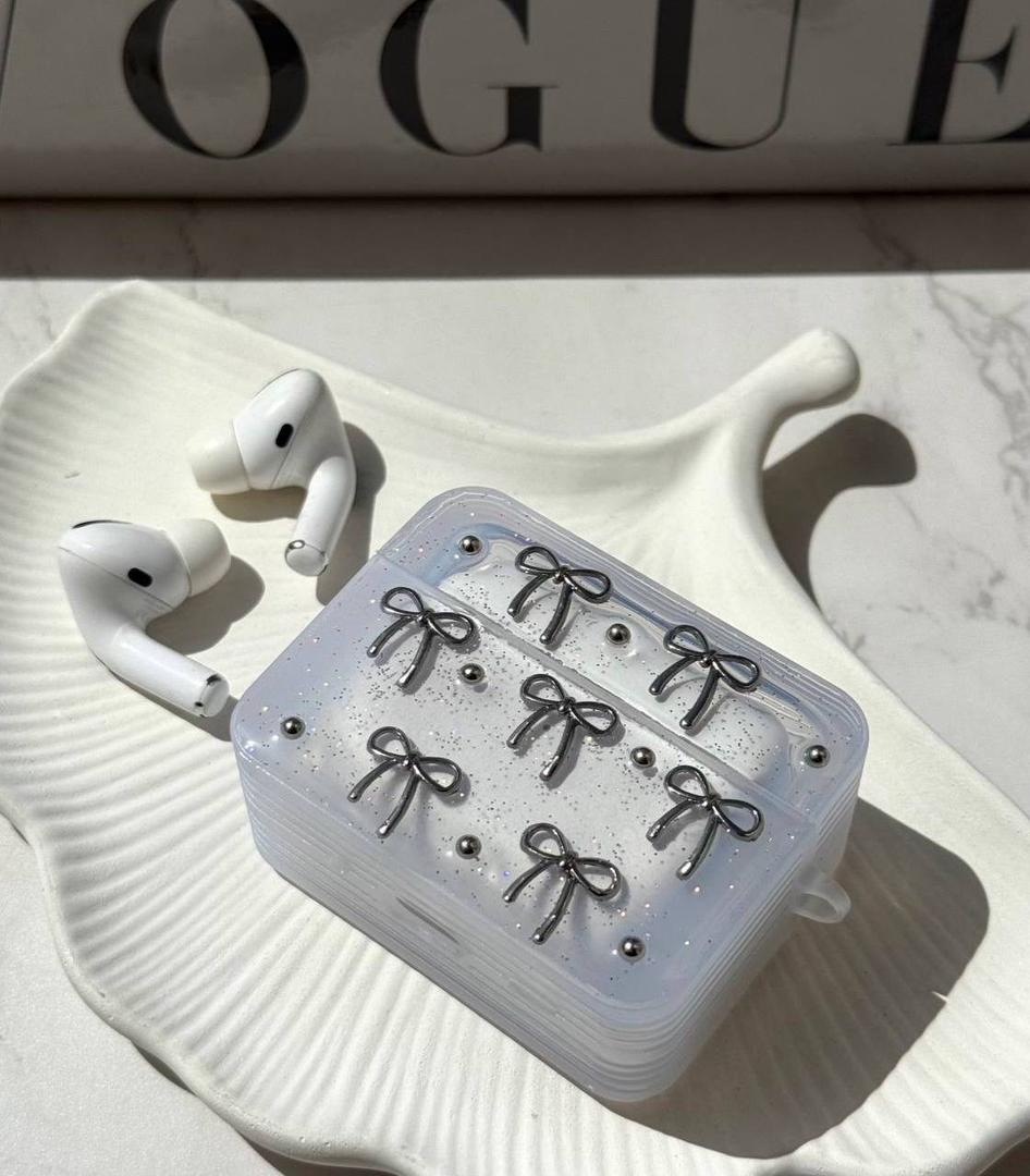 کاور ایرپاد شاین براق مناسب AirPods 4 همراه اکسسوری