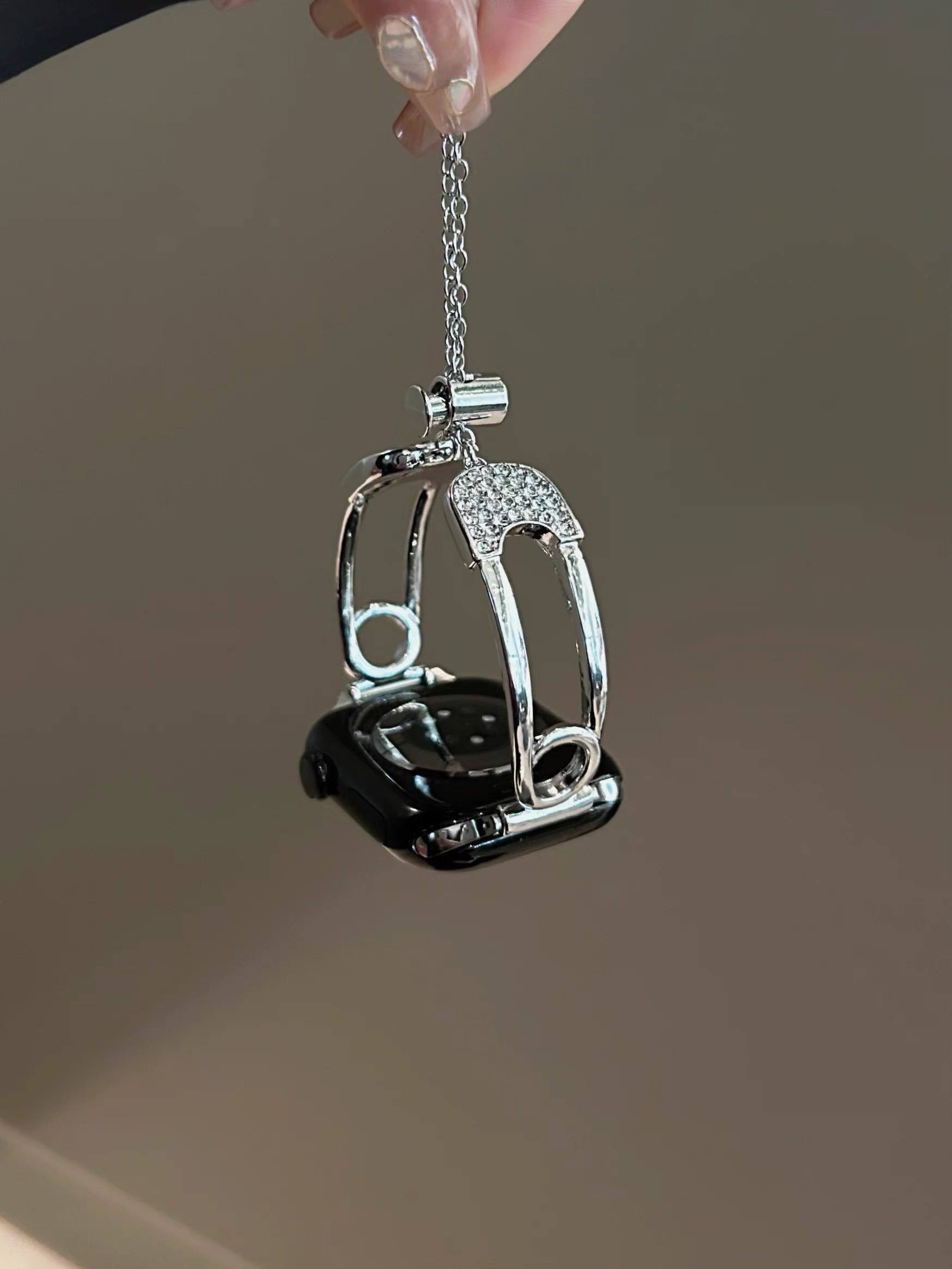 بند اپل واچ نگین دار در سه رنگ متنوع
