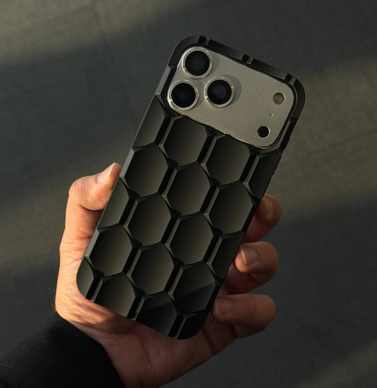 قاب آیفون طرح تکنولوژی Honeycomb Tech