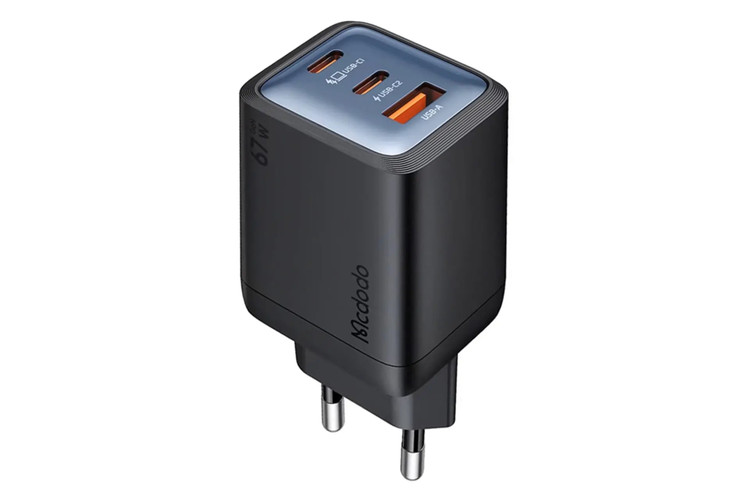 شارژر دو USB-C و یک USB-A مک دودو